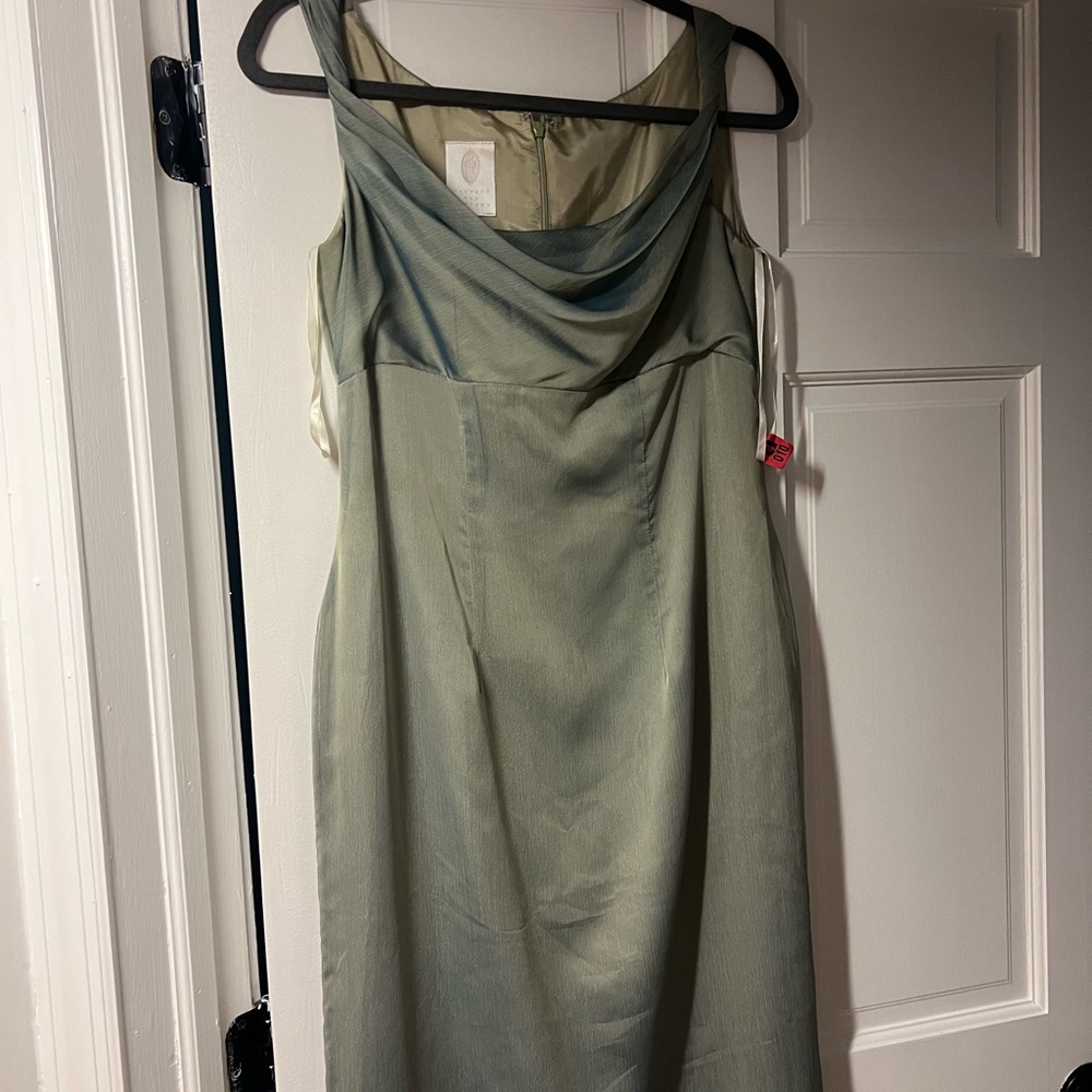 Waters and waters Gown